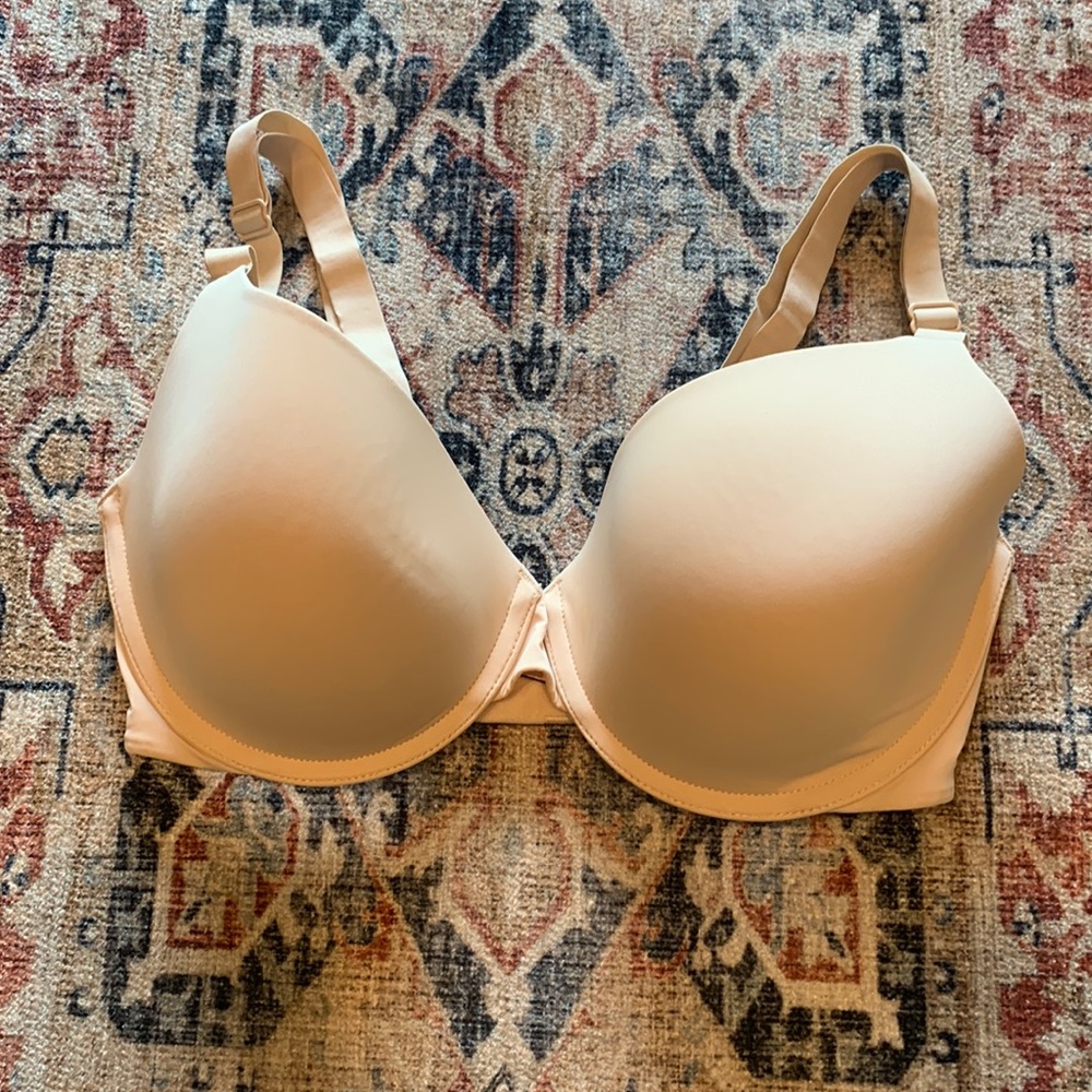 NWOT Victoria Secret Bra.